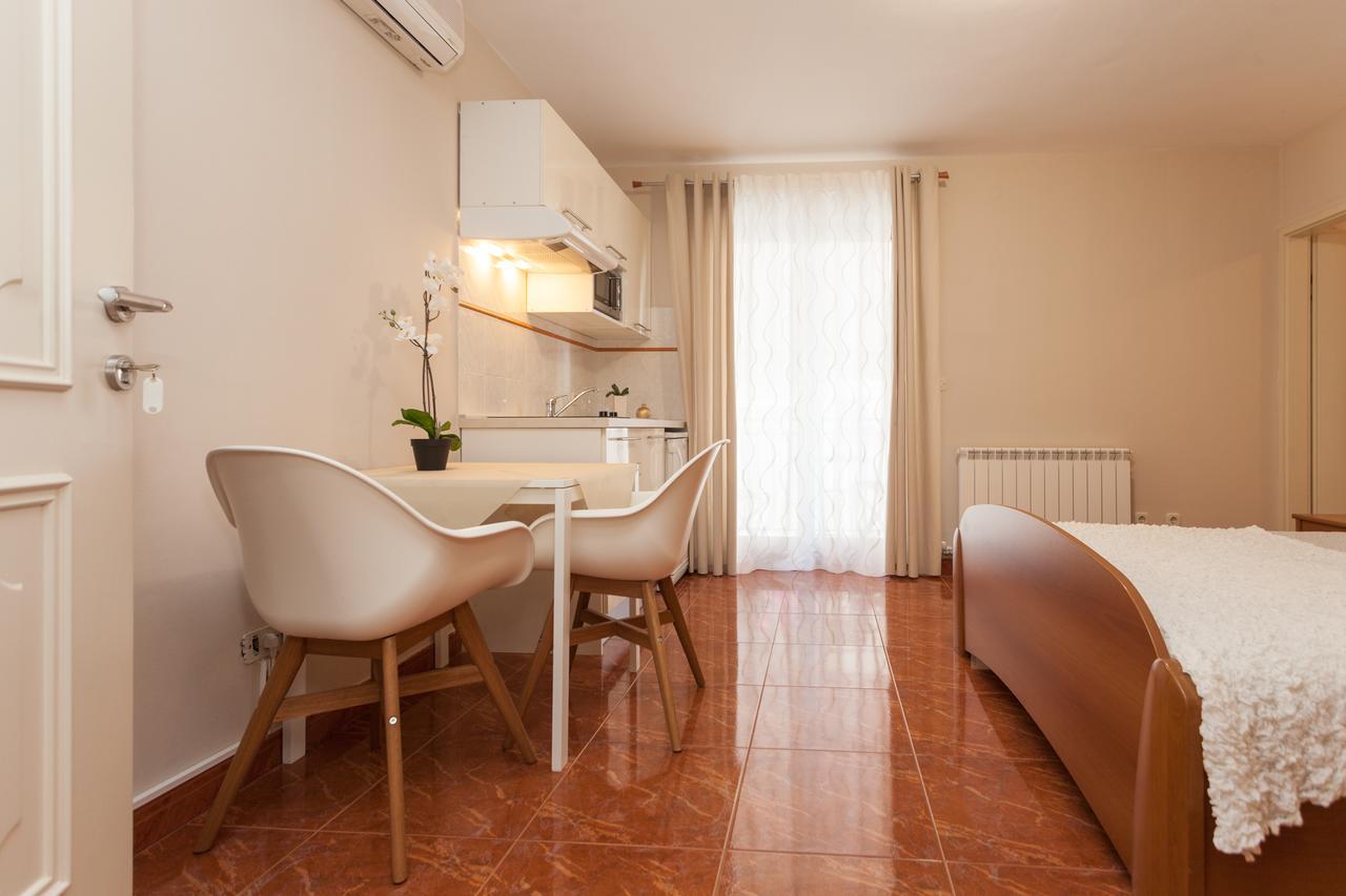 Apartments Alice Rovinj Exterior photo